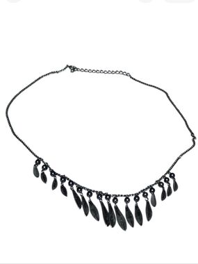 Chic Black Pendant Necklace